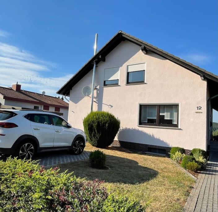 Ferienwohnung Leuchtbergblick Mit Terrasse Und Pkw Stellplatz Eschwege Luaran gambar