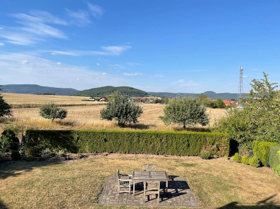 Ferienwohnung Leuchtbergblick Mit Terrasse Und Pkw Stellplatz Eschwege Luaran gambar