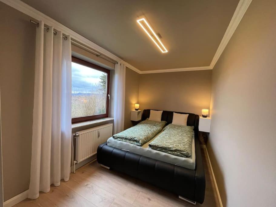 Ferienwohnung Leuchtbergblick Mit Terrasse Und Pkw Stellplatz Eschwege Luaran gambar