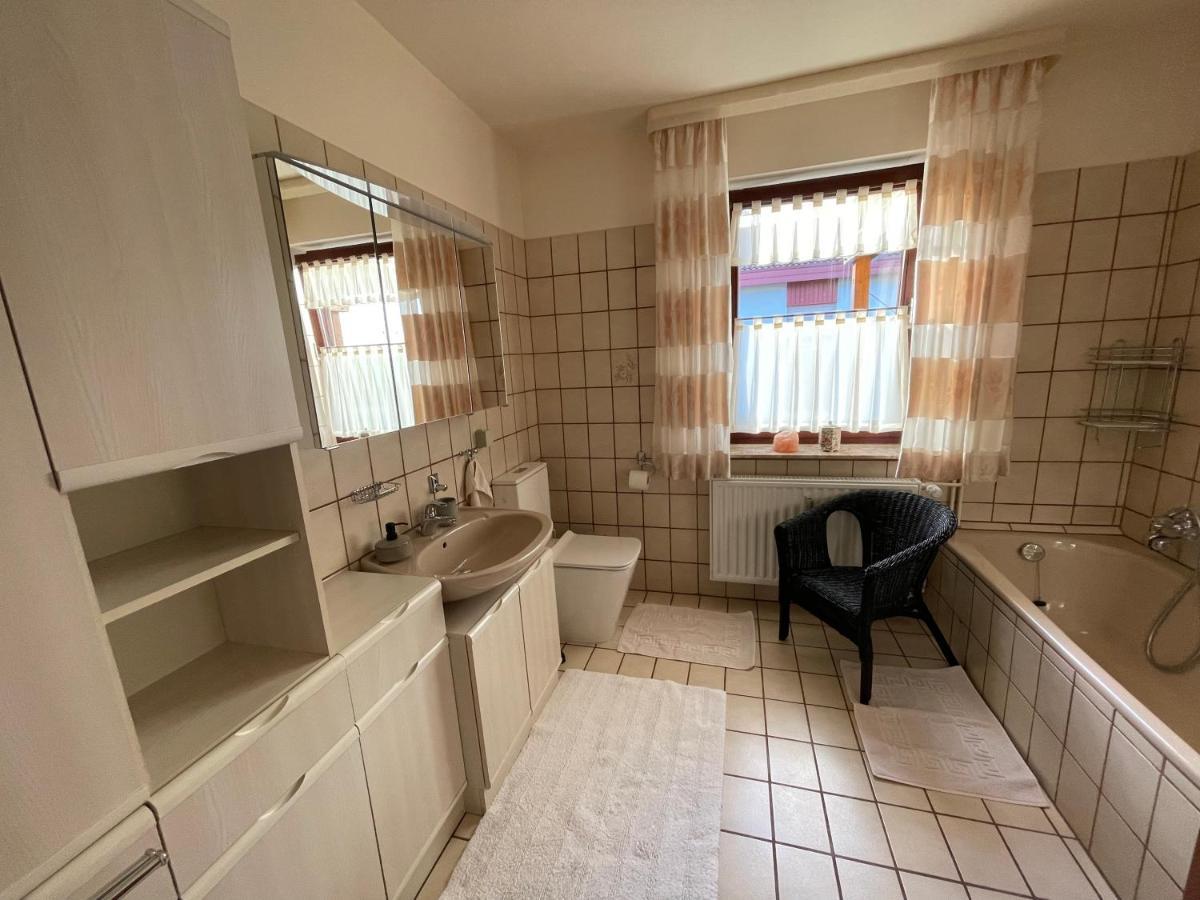 Ferienwohnung Leuchtbergblick Mit Terrasse Und Pkw Stellplatz Eschwege Luaran gambar
